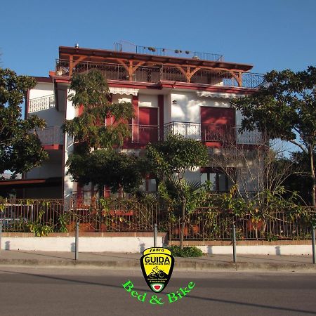 Villa Claudianna Bed & Bike Πέστουμ Εξωτερικό φωτογραφία